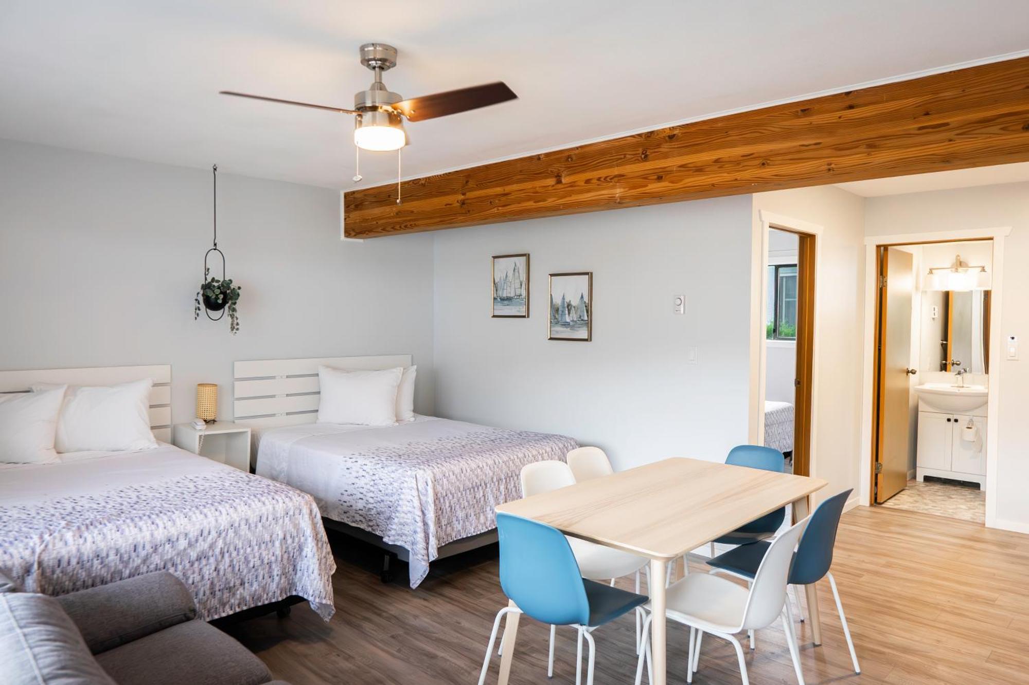 Poplars Motel On The Lake Osoyoos Bagian luar foto